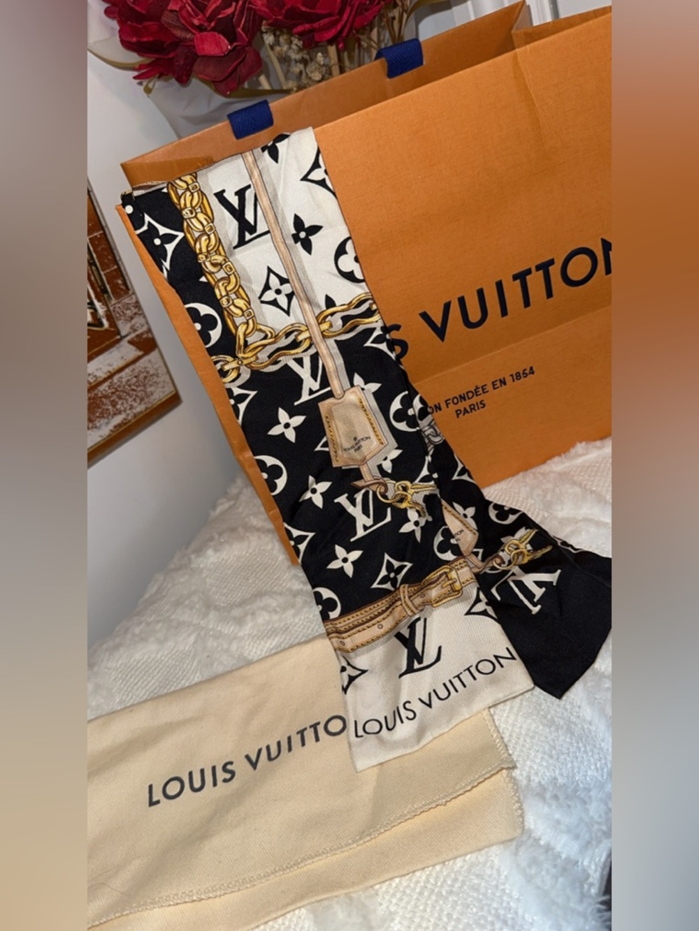 Louis Vuitton Monogram Confidential Silk Bandeau in black and white